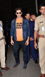 Hrithik Roshan leave for IIFA day 1 on 20th June 2016